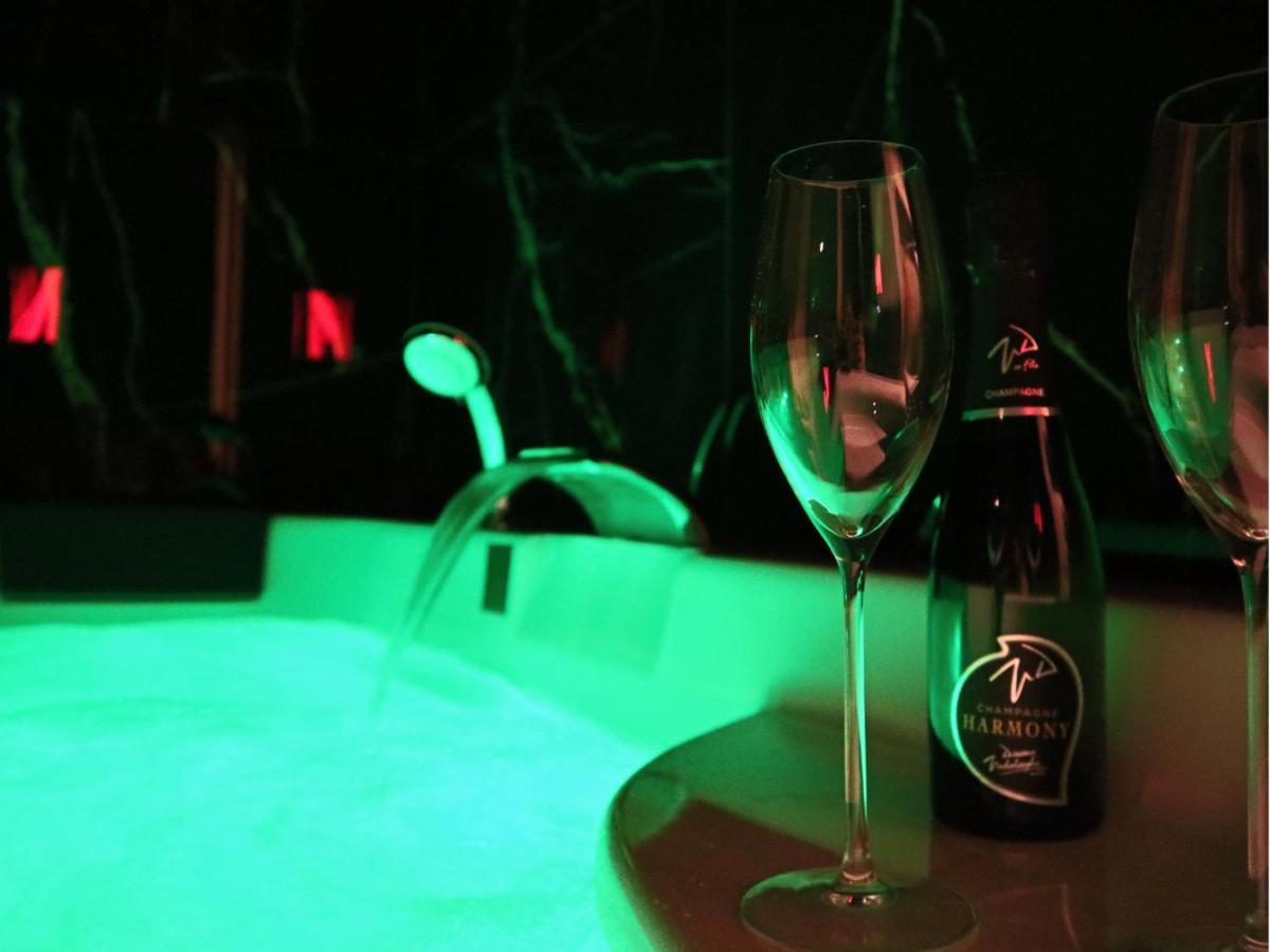 Sejour Detente A Saint-Omer - Jacuzzi Prive, Terrasse, Centre-Ville Et Parking Gratuit Eksteriør billede